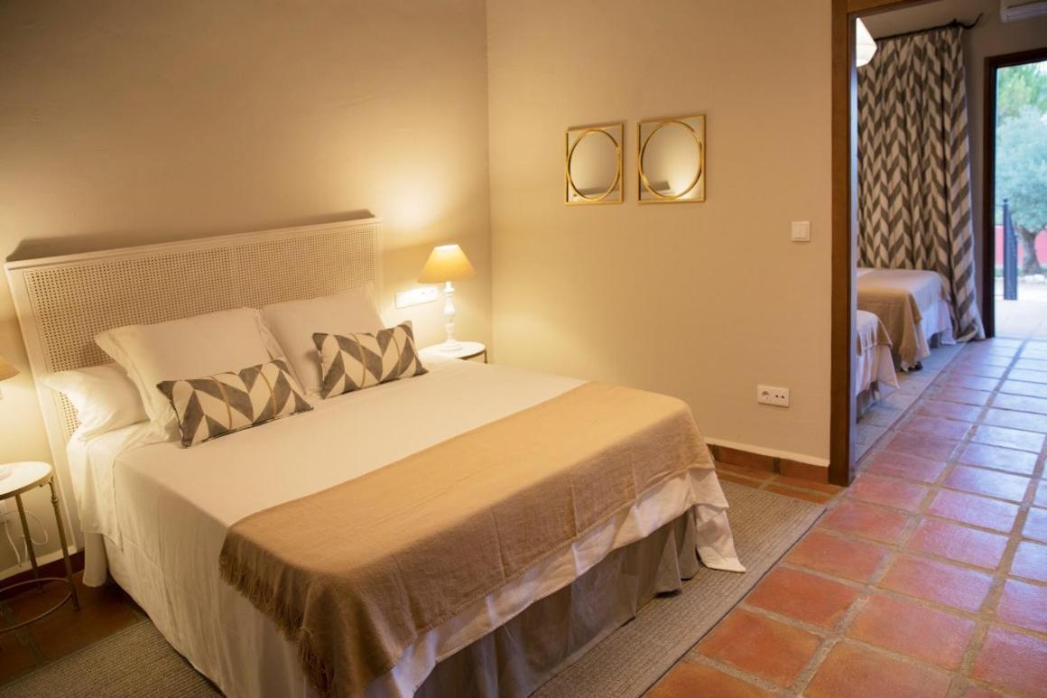 Hotel Rural Las Tejuelas Valdecaballeros Exteriör bild