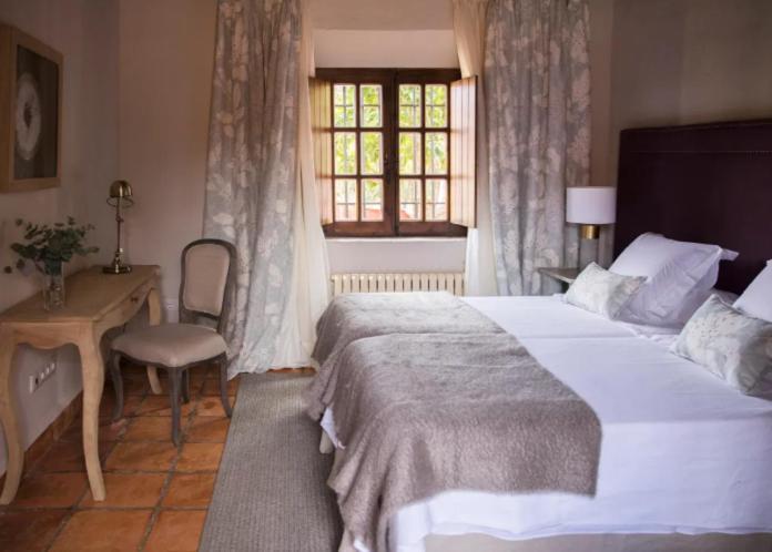 Hotel Rural Las Tejuelas Valdecaballeros Exteriör bild