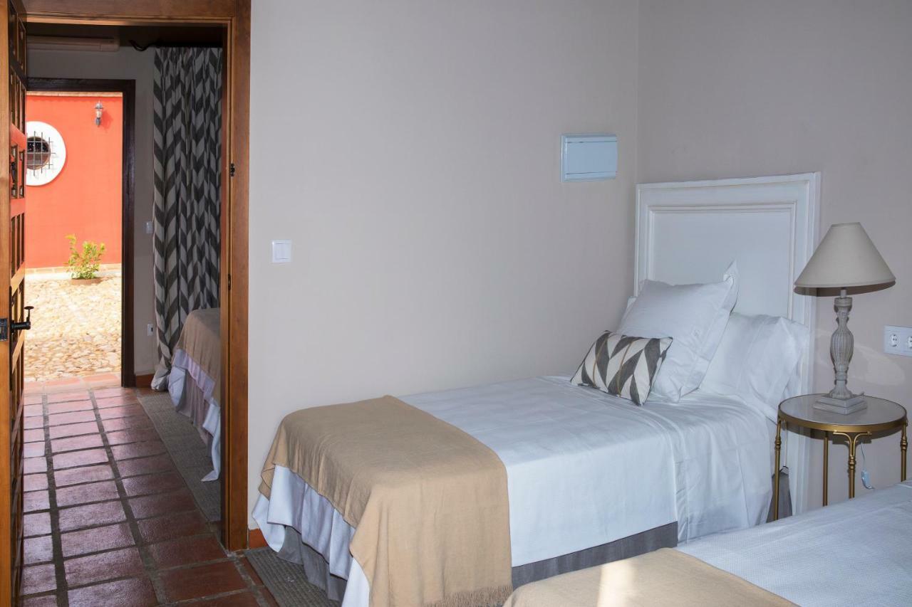 Hotel Rural Las Tejuelas Valdecaballeros Exteriör bild